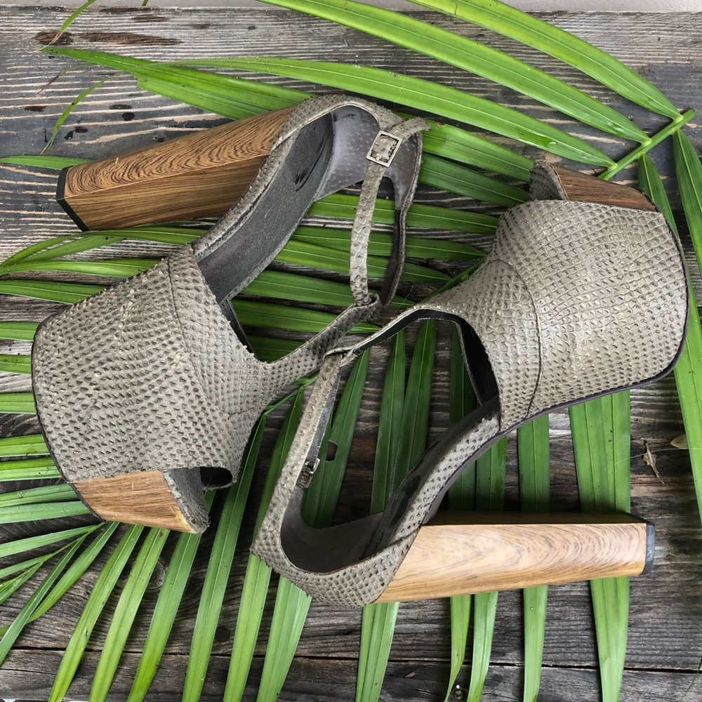 Faux Python Platforms - Picture 3 of 6